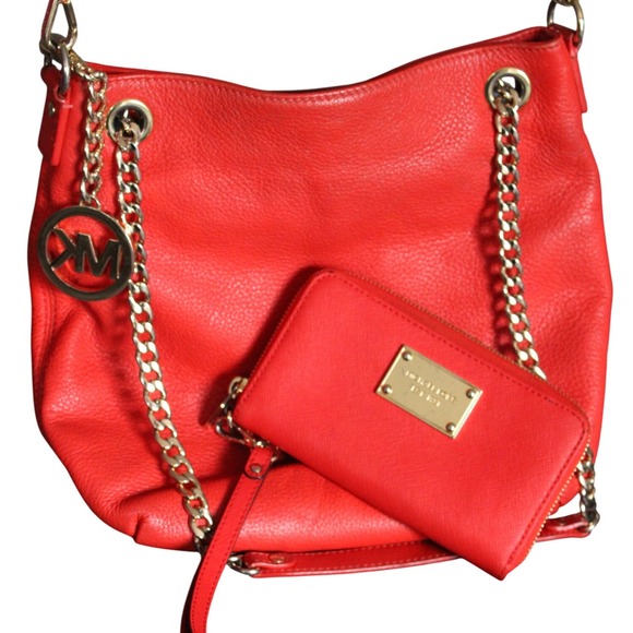 MICHAEL Michael Kors Red Leather Shoulder Bag Purse & Wallet Set - Picture 2 of 6